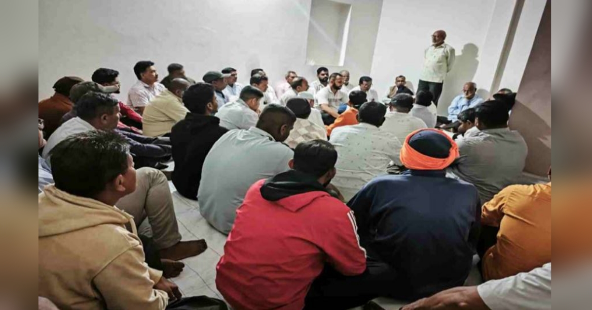 yellur mes protest against atrocities on marathi people