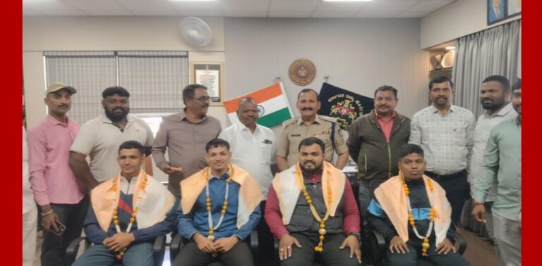 antararashtriya kusti spardhet sahabhagi honarya coach-kustipatuncha satkar