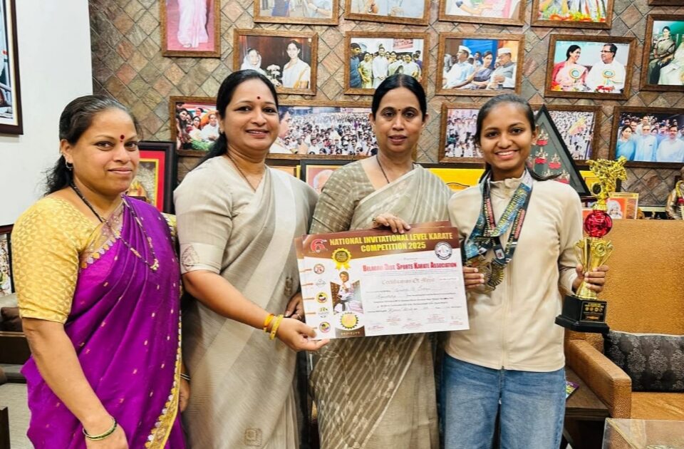 av karate academy srushti jadhavchi rashtriya staravar suvarna kamgiri