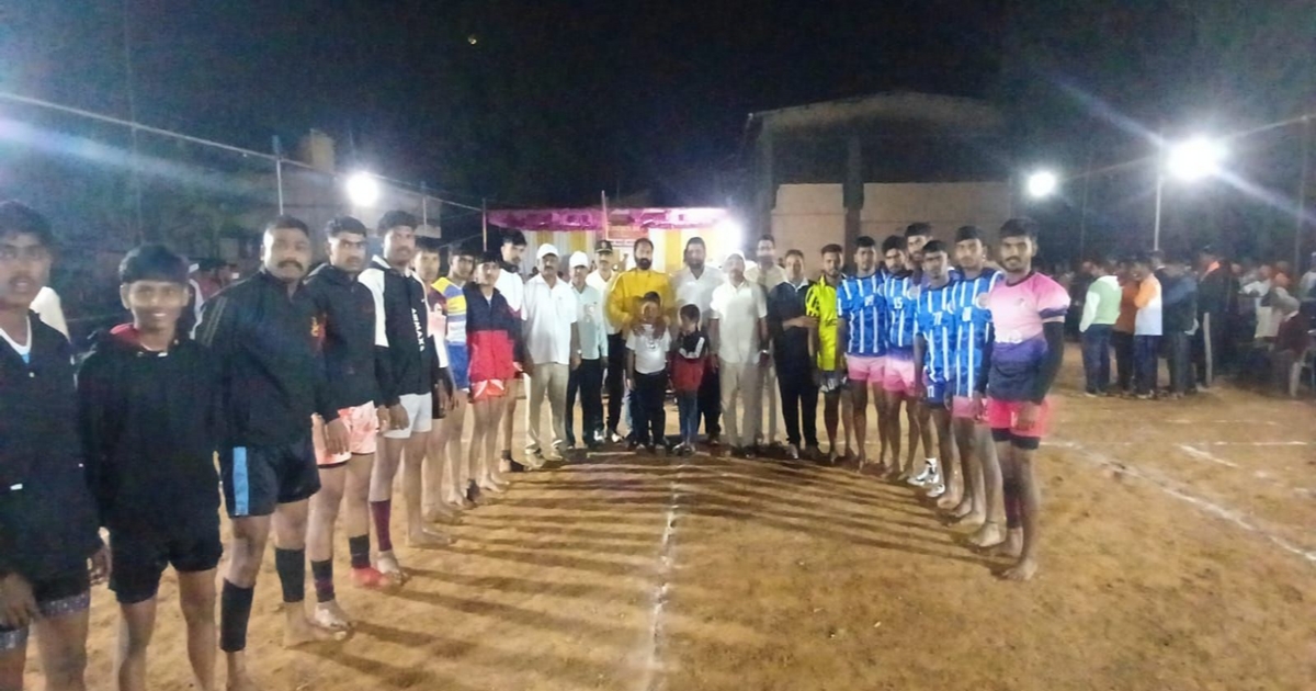 kinye kabaddi spardhet purush gatat bailhongal mahila gatat belvatti sanghacha vijay