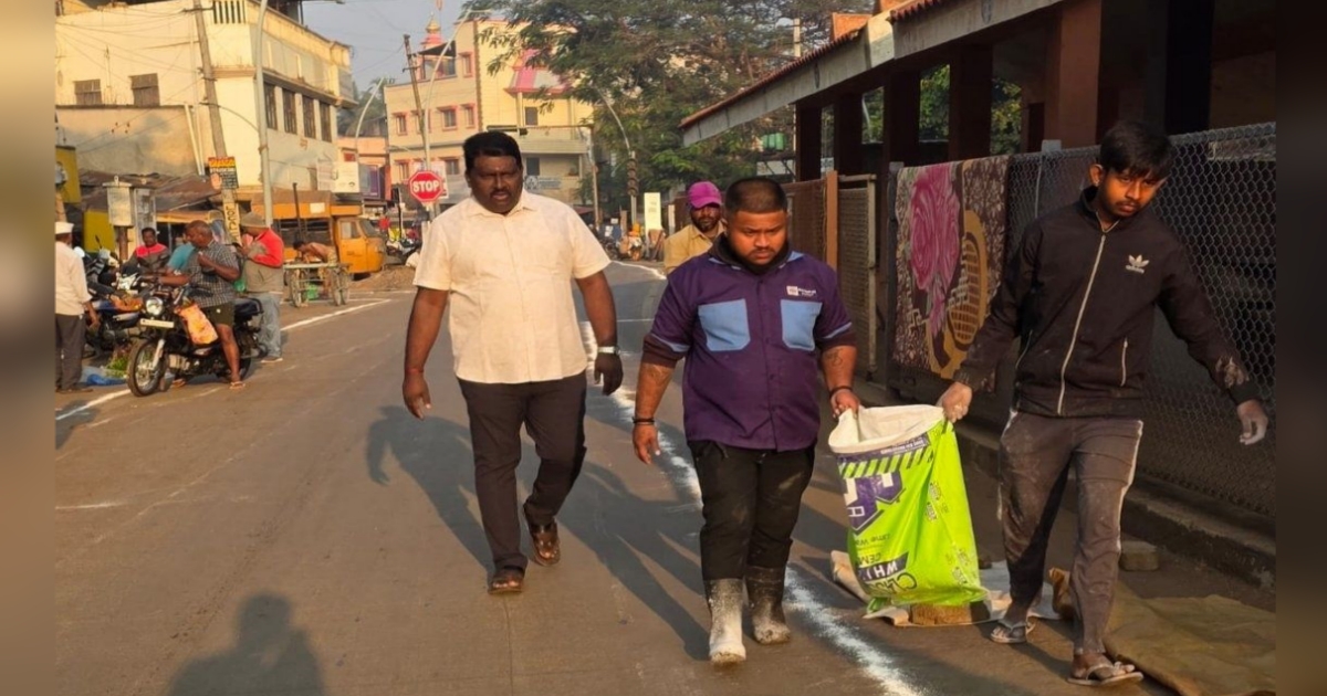 nagarasevak ravi salunkhe yancha prayatnatrun khasbag athavdi bajarat shista