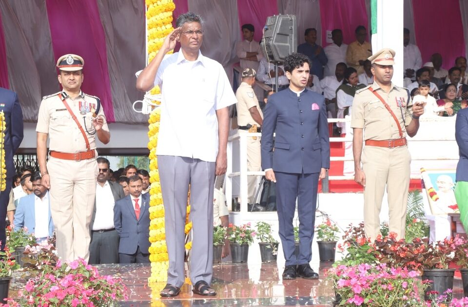 samajik nyay ani sarvasathi samanata hi sanvidhanachi dengi ; satish jarkiholi