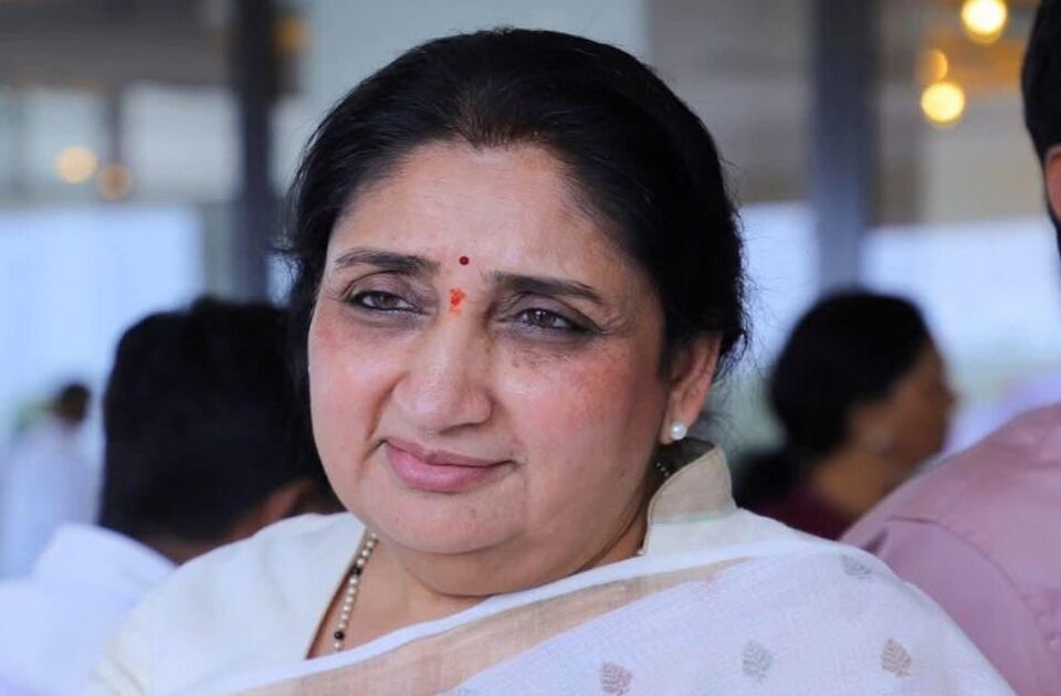 sunetra pawar banlya maharashtrachya pahilya mahila upmukhyamantri