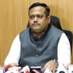 the video of mobile phones being thrown in hindalaga jail is old