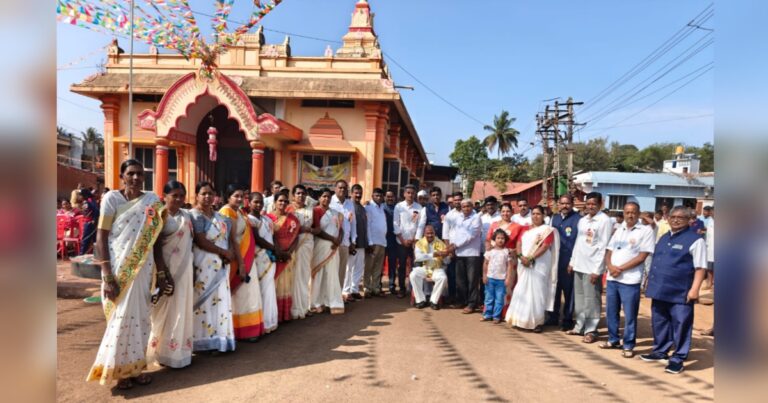 uchgaon yethe gelya 45 varshapasun dhwajrohan karyakramache sutranchalan