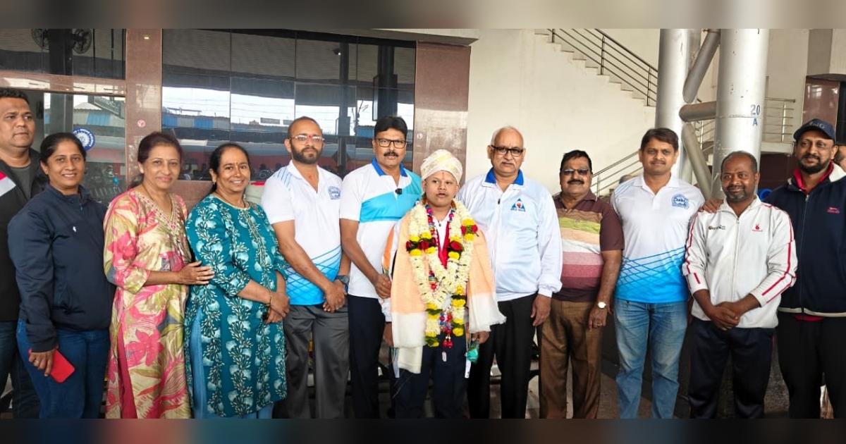 antarraashtriya jaltaran spardhet mayank haldarchi ullekhniya kamgiri