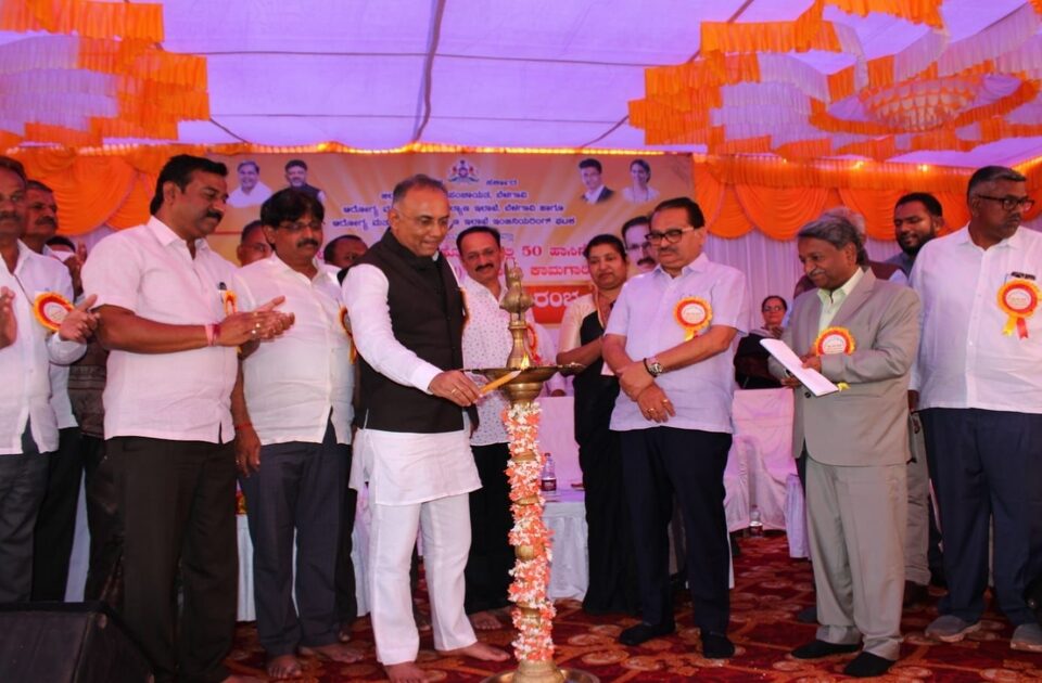 bailhongalmadhe 50 khatancha atidakshata vibhagachya imaratichi payabhrani