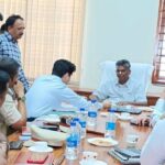 belgav jilhyatil vikaskamanna gati dya ; pralambit samasynche tatadine nivaran kara