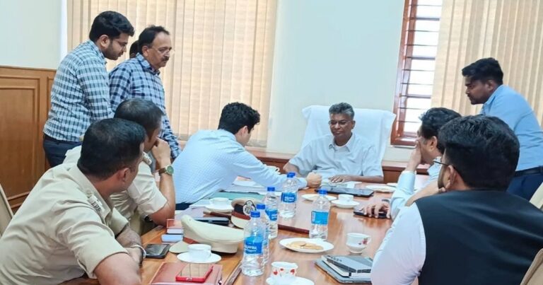 belgav jilhyatil vikaskamanna gati dya ; pralambit samasynche tatadine nivaran kara