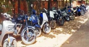 belgav shaharat vina number plate vahananvar polisancha badga