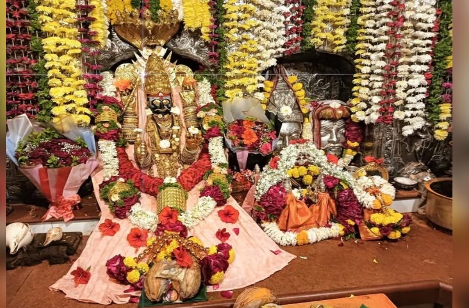 chinchali shri mayakka devi yatresathi lakho bhavikanchi gardi