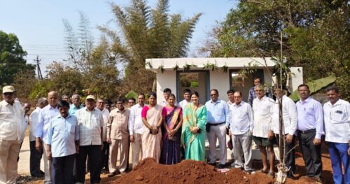 itaranna det raha ; tyatunach manus motha hoto - sau aarti bhandari