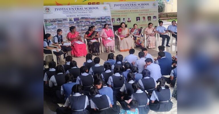 jyoti central schoolmadhe marathi bhasha gaurav dinanimitt chimuklya vidyarthyanchya swarachit kavitanchi maifal