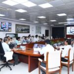 karnatakatil 61 railway sthankancha vikasasathi 2110 kotinchi guntavanuk