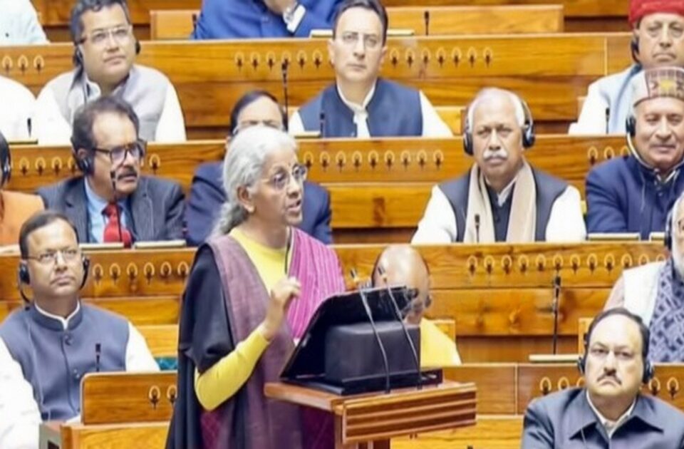 kendriya arthasanklapat karsavaltinsah mahila sakshamikaran,hampi paryatan ani krushi tantradnyanavar bhar