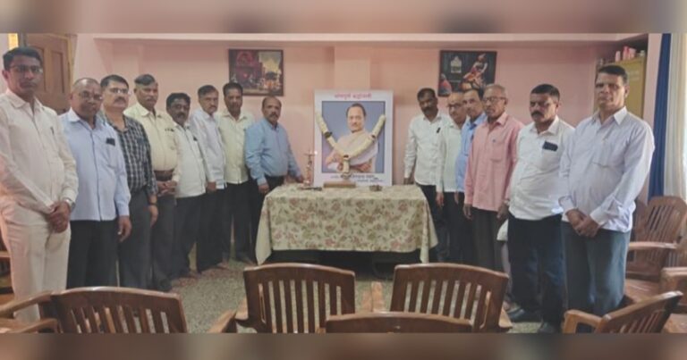 khanapur maharashtra ekikaran samitichyavatine ajitdada pawar yanna adaranjali