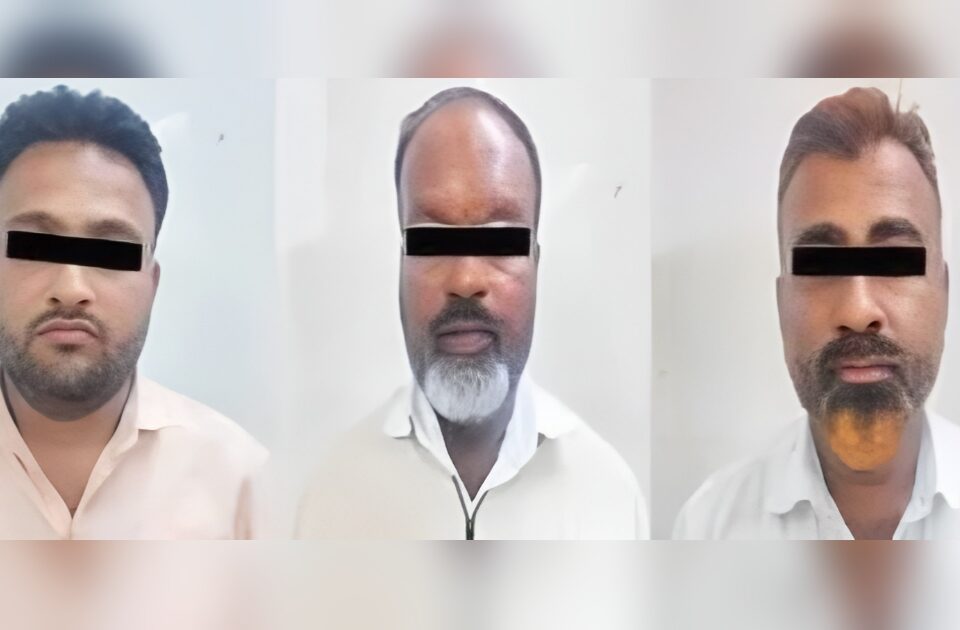 khandanisathi mahilala dhamkavnaraya tighanna atak