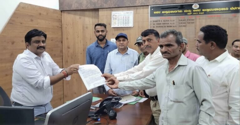 parvana nutnikaranala sthagiti santapt abhiyantyache jilhadhikaryanna nivedan