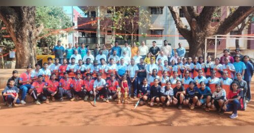 suvarnapadak vijetya hockey belgav sanghancha vividh sansthatarfe satkar