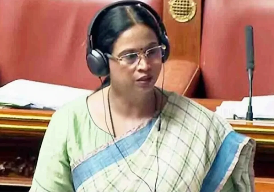 anganwadi sevikanchya mandhan vadhisathi kendra sarkarne pudhakaar ghyava ; mantri lakshmi hebbalkar