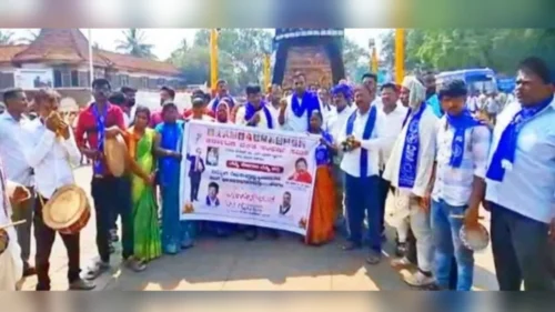 antargat arakshanachya magnisathi belgaavat dalit sangharsh samitiche rastaroko andolan