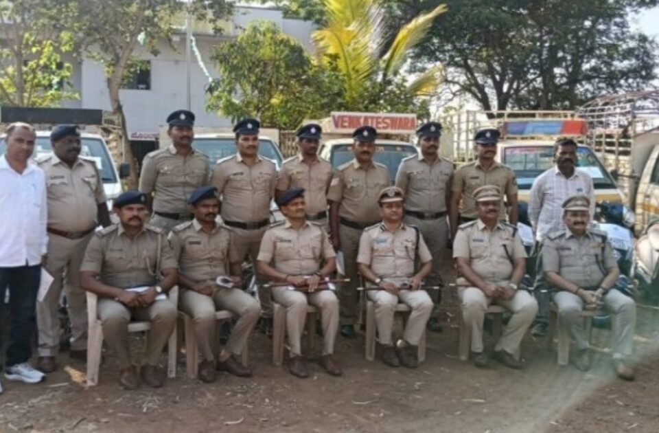 antarrajya vahanachori karanare racket gajaaad