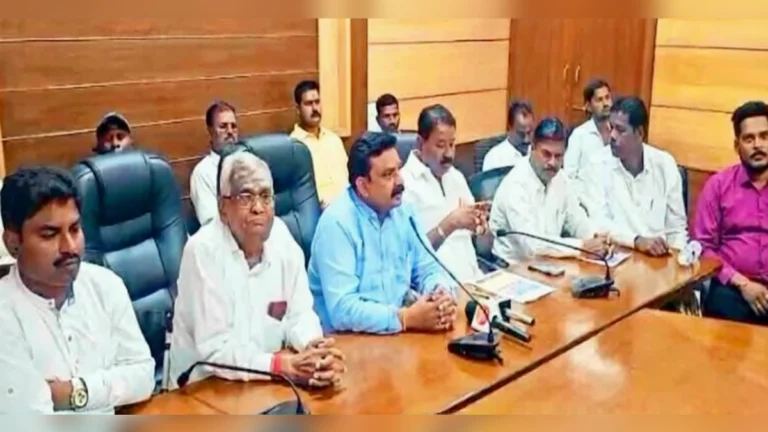 arakshan roster virodhat 24 marchla bengalurumadhye bhavya morcha