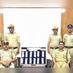 bandukichya dhakane lut ; avgya char taasat aaropi gajaaad