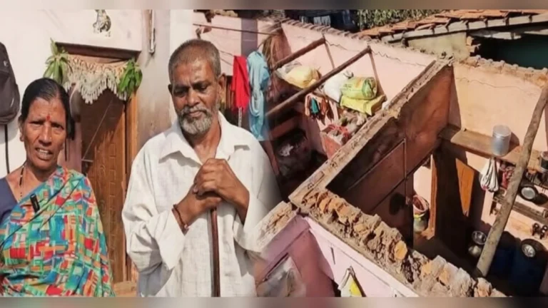 belgaum gandhinagarmadhye vruddha jodpe rastyavar