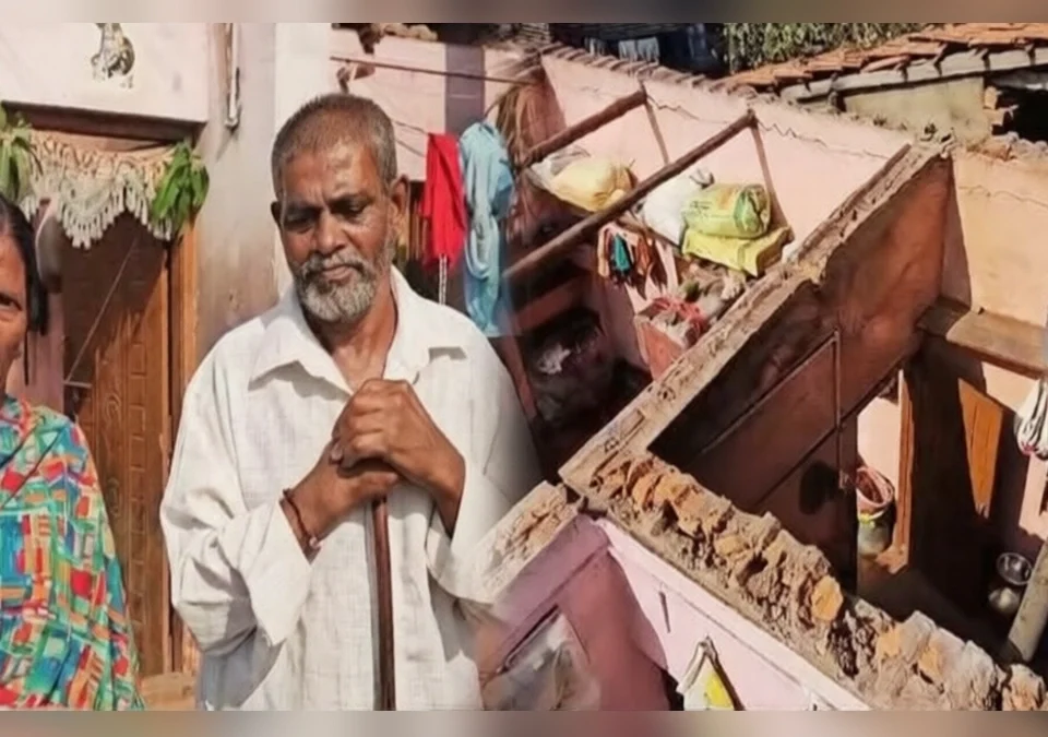 belgaum gandhinagarmadhye vruddha jodpe rastyavar