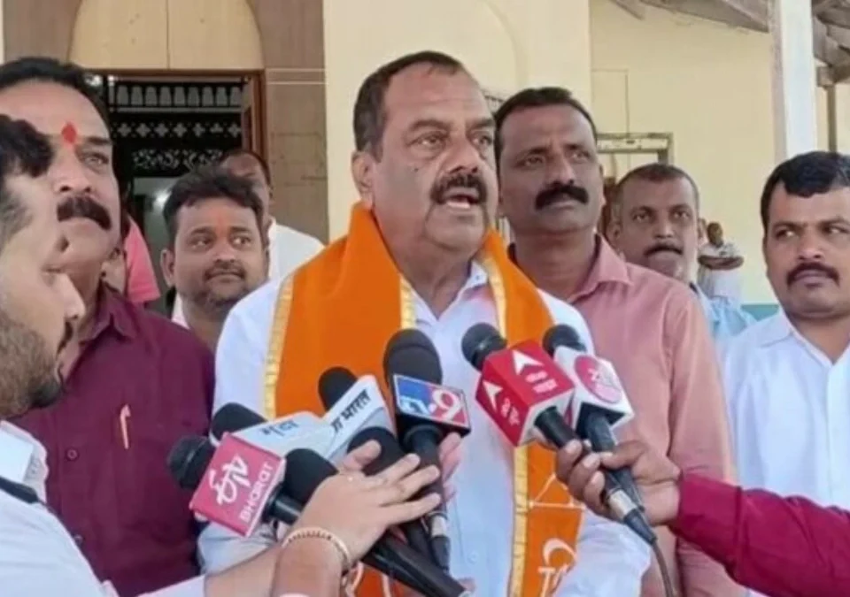 belgaum mahapaliket marathi virodhi tharav manjur zalyas tivra andolan