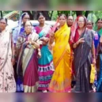 chachditil daru dukananvirodhat mahilancha jilhaadhikari karyalayavar morcha