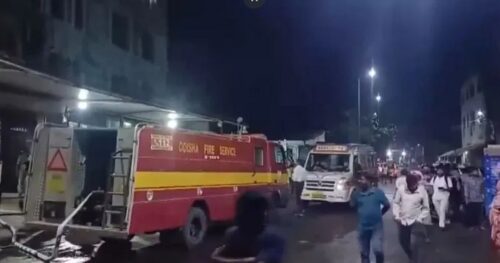 कटकमधील एससीबी मेडिकल कॉलेज हॉस्पिटलला भीषण आग ; १० रुग्णांचा मृत्यू
