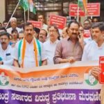 gharguti gas cylinderchya darvadhivirodhat mahila congressche andolan