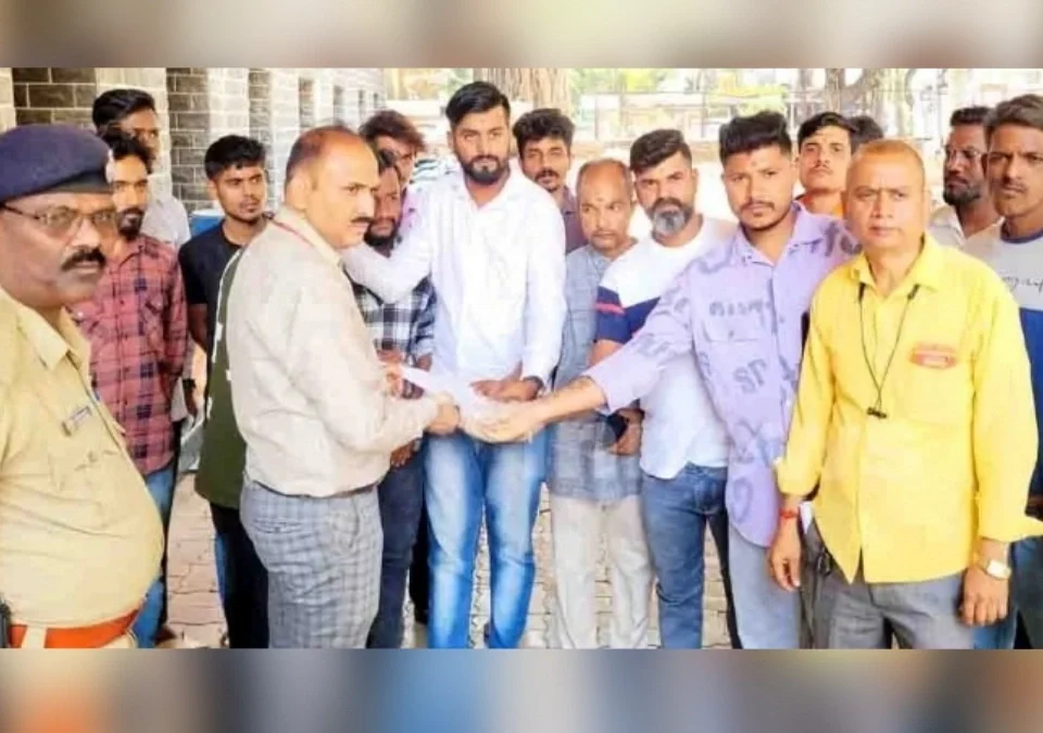 gorshak chandrashekhar swami hatya prakaranatil aaropina fashi dya