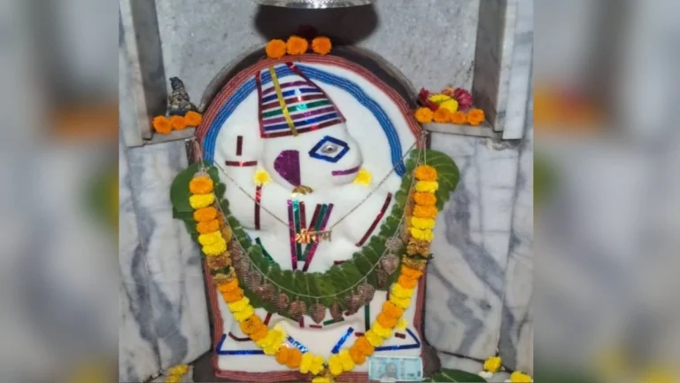 hanuman jayantinimitt ghumtmal maruti mandirat vividha karyakram