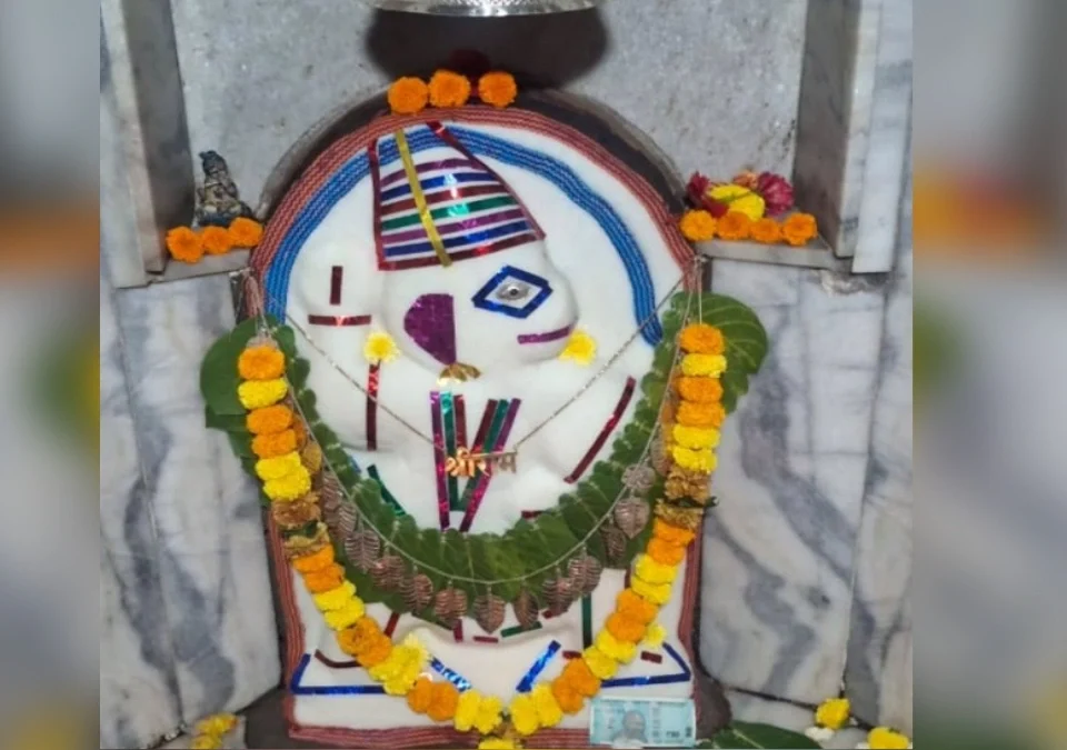 hanuman jayantinimitt ghumtmal maruti mandirat vividha karyakram
