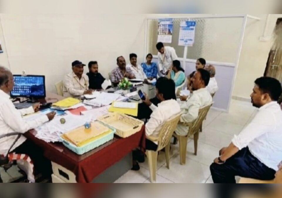 hescom grahak takrar nivaran-baithakit bill ani meter samasyavar jagichtodga