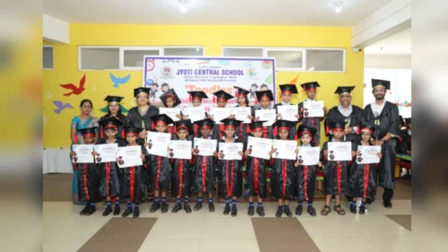 jyoti central schoolchya balvatikecha graduation day utsahat sampanna