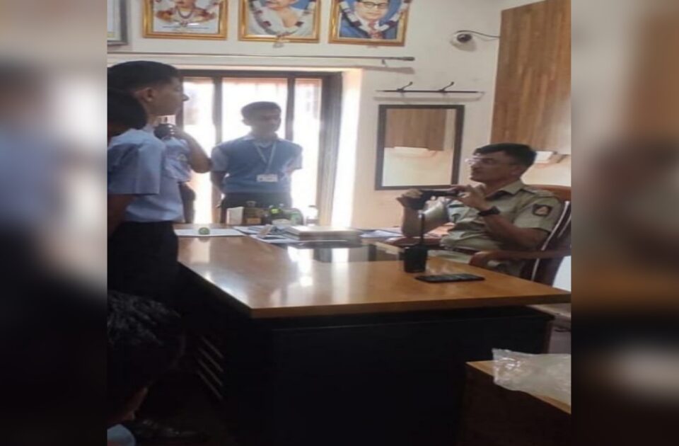 jyoti central schoolchya vidyarthyanchi camp police thanayala bhet