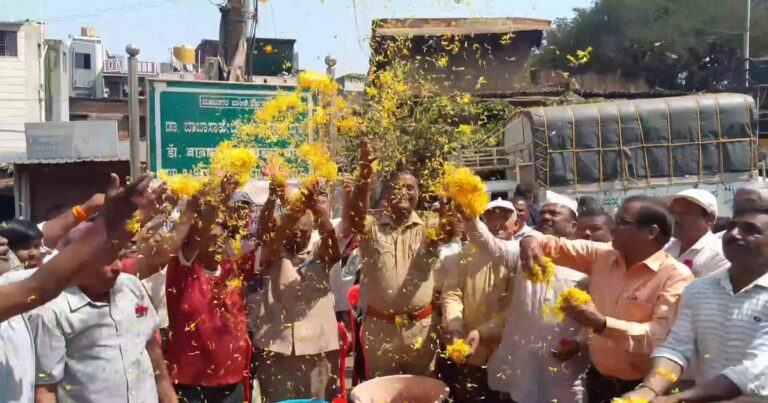 khasbag yethe paryavaran purak phulanchi rangpanchmi utsahat sajri