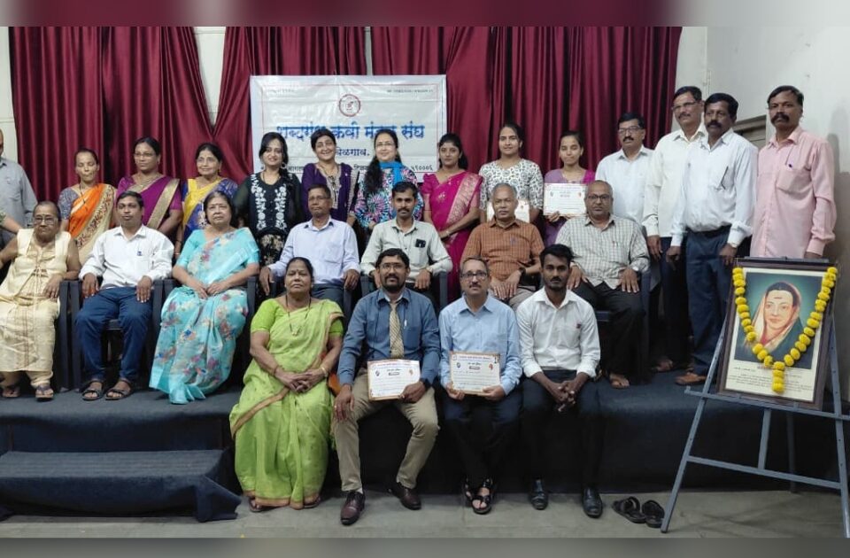 khulya kavi sammelanat marathi bhasha ani strimanacha bhavsparshi jagar