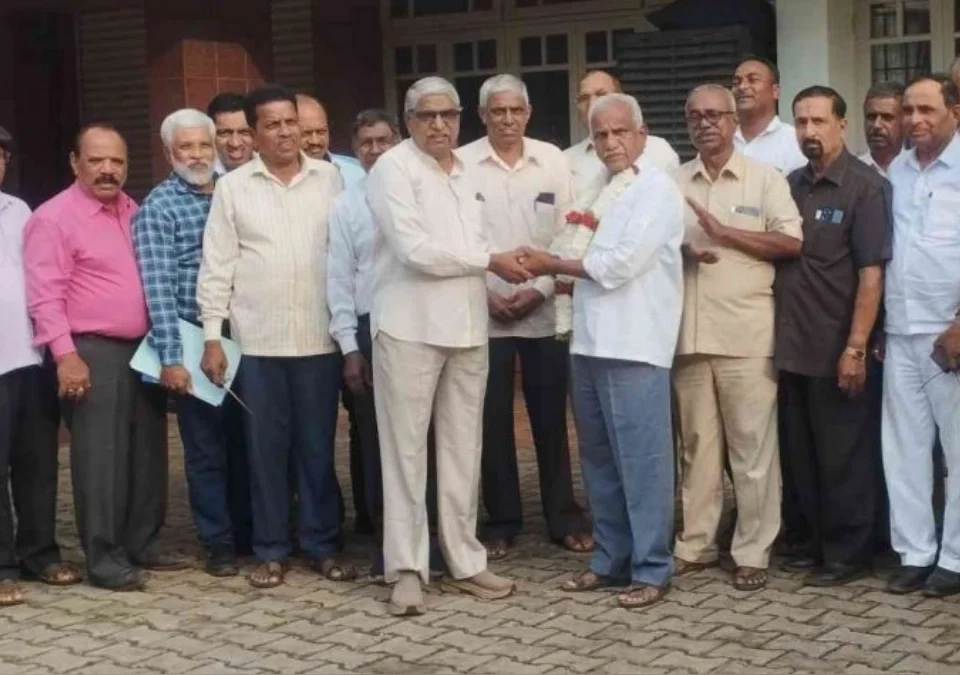 madhyavarti maharashtra ekikaran samiti adhyakshapadi prakash margale yanchi nivad