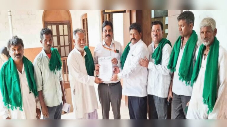 mirchi utpadak shetkaryanche jilhadhikaryanna nivedan