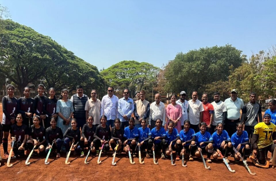 pachavya antar college nimantrit hockey spardhecha shubharambh
