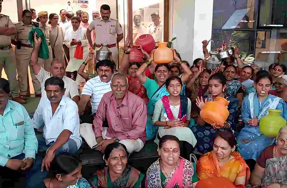 pinyachya panyasathi rayat gallitil nagrikanche mahapalikesamor andolan