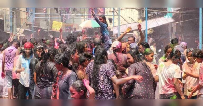 rain dance ani ranganchi udhalan ; belgav shaharat rangpanchmi utsahat sajri