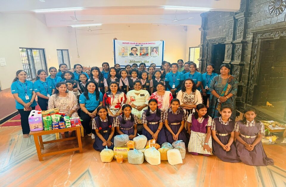 rotary darpantarfe arsha vidya ashramat mahila din sajra