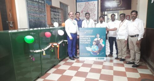 yellur marathi model shalet green board ani tijoriche udghatan