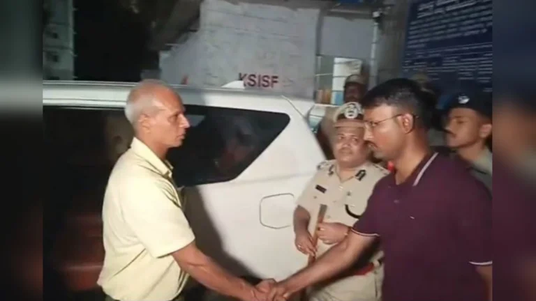 adgp alok kumar yaanchya netrutvaakhaali hindalga karagruhavar achanak dhad